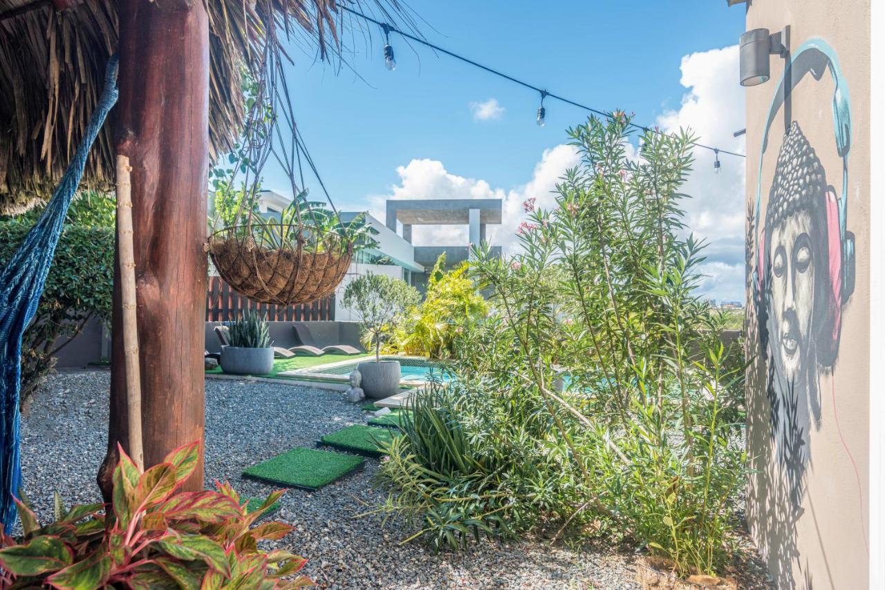 Lama Y Solo Unique Private Room Walking Distance To The Beach Palm Beach Kültér fotó
