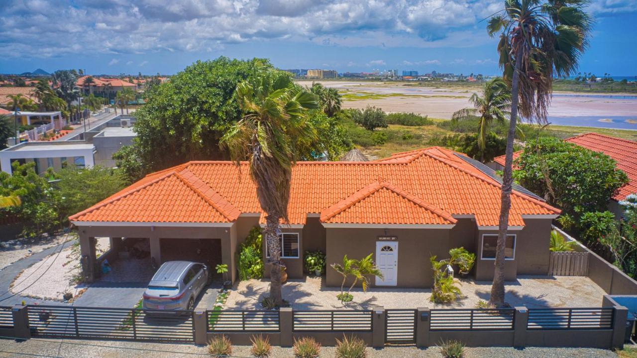 Lama Y Solo Unique Private Room Walking Distance To The Beach Palm Beach Kültér fotó