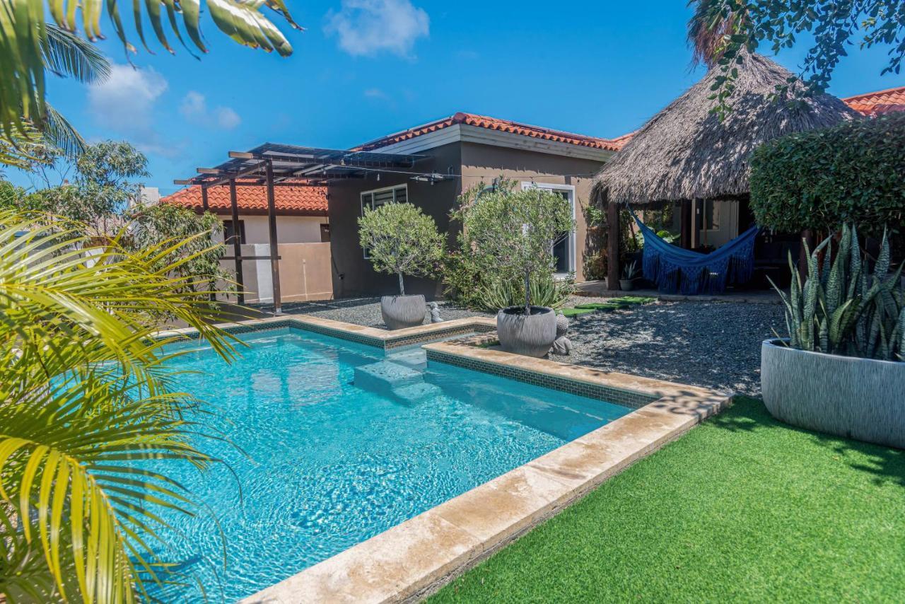 Lama Y Solo Unique Private Room Walking Distance To The Beach Palm Beach Kültér fotó
