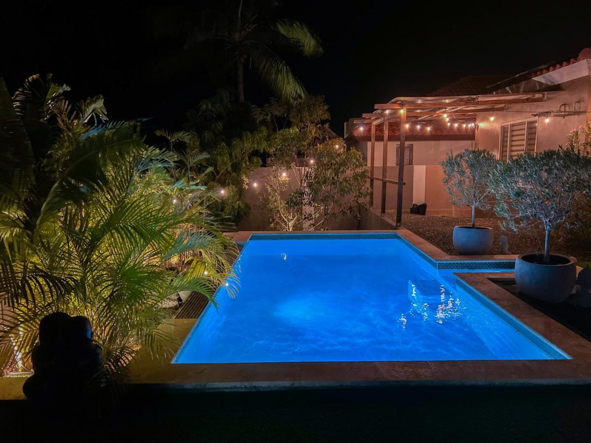 Lama Y Solo Unique Private Room Walking Distance To The Beach Palm Beach Kültér fotó